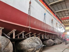 嘉興建造的62.2米公務船成功采用氣囊下水技術