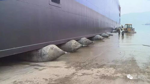 多圖曝光143米“河?！毕滤?，場面霸氣！船舶上排下水氣囊顯神威
